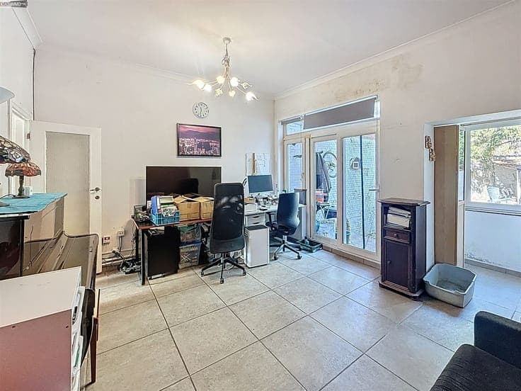 Small 2-bedroom single-family house with 81 m² garden