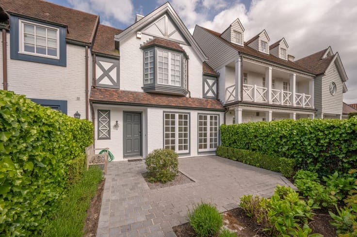 Characterful home on the edge of the Zoute, just a few st...