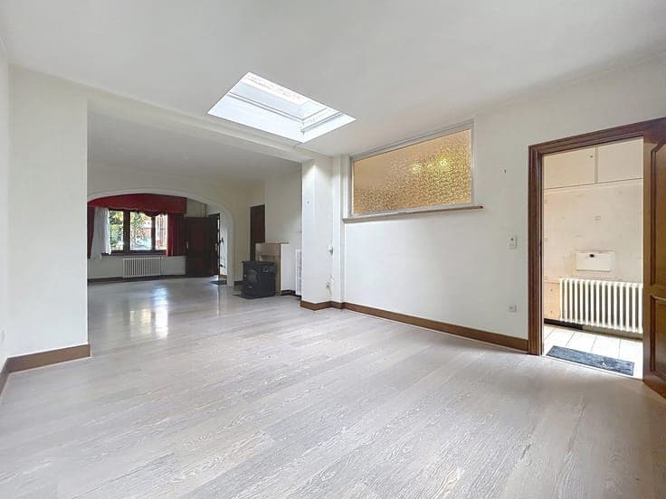 HOUSE 3/4 BEDROOMS + GARAGE SEPARATED - FREE ESTIMATION