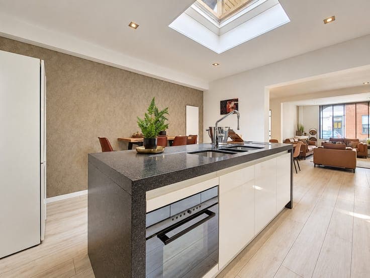 Instapklare woning met 4 kamers en zongericht terras in N...