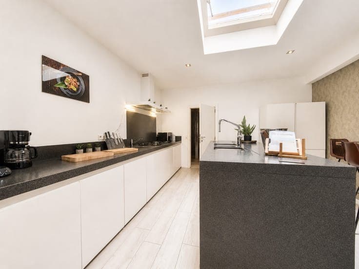 Instapklare woning met 4 kamers en zongericht terras in N...