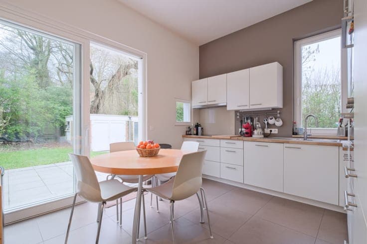 Florida: 5-bedroom house + medical practice