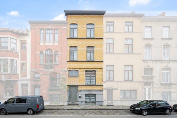 Ready-to-move-in large house near Vrijdagmarkt