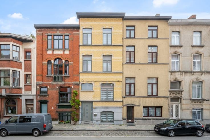 Ready-to-move-in large house near Vrijdagmarkt