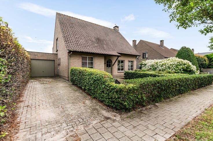 Ruime gezinswoning met zuidgerichte tuin