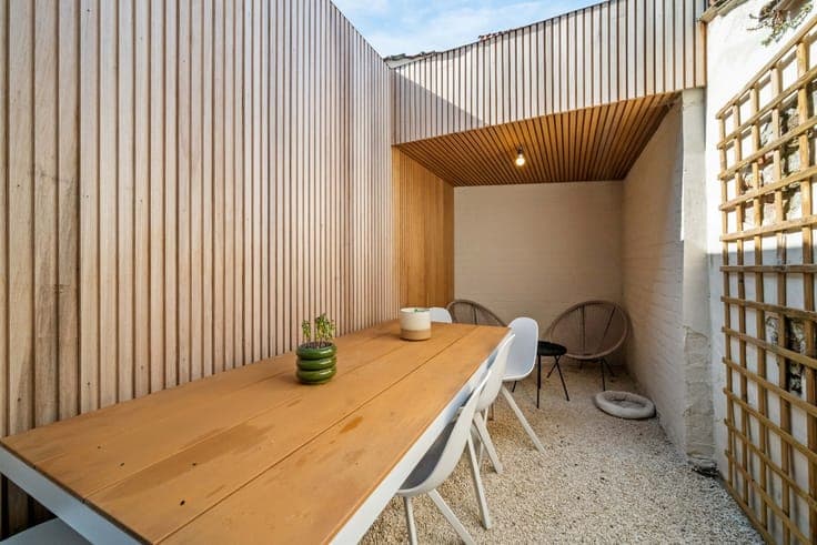 Well-defined style: qualitatively renovated townhouse with