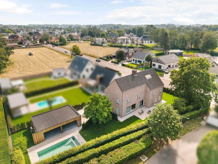 Villa with practice in Hoogstraten
