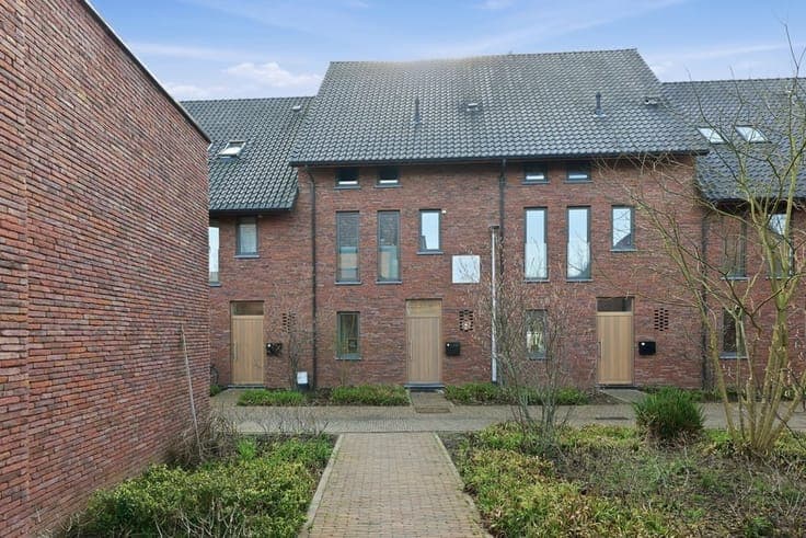 MODERNE WONING MET 4 SLAAPKAMERS EN LIFT OP EEN TOPLIGGIN...