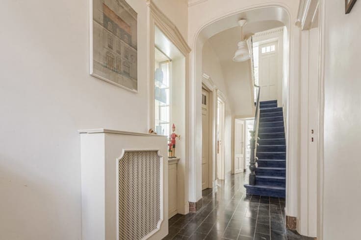 Etangs d'Ixelles: Mansion with 8 rooms and garage