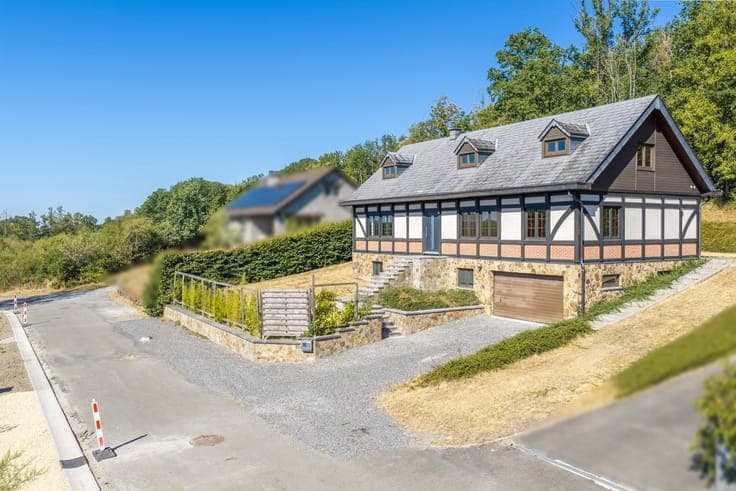 Beautiful villa in a sought-after residential area of Barvau