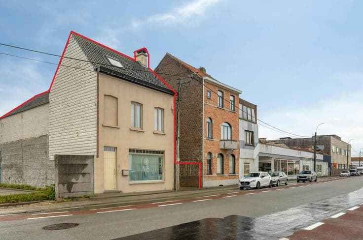 Semi-detached house for sale in Kortrijk!