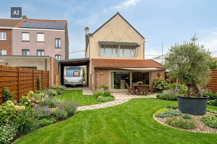 Semi-detached house for sale in Kortrijk!