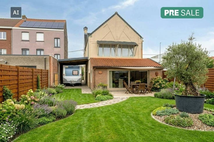 Semi-detached house for sale in Kortrijk!