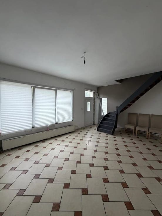 Sale - House Erquelinnes - 149,000 €