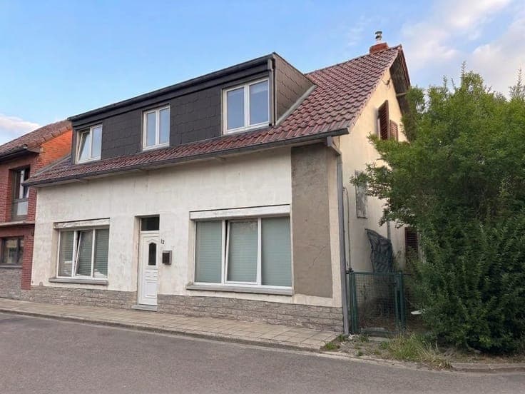 Sale - House Erquelinnes - 149,000 €