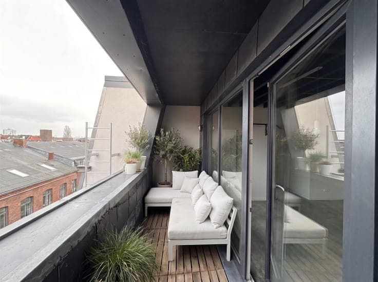 Yield property with 3 bedrooms & ±4.8% yield