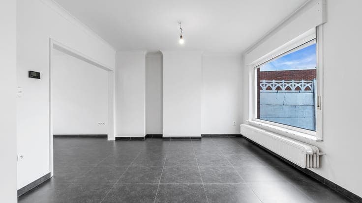 Totaal gerenoveerde en energiezuinige gezinswoning met 3 ...