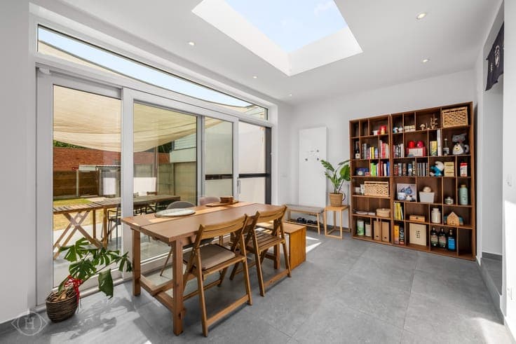 Volledig gerenoveerde, energiezuinige woning met zuidtuin