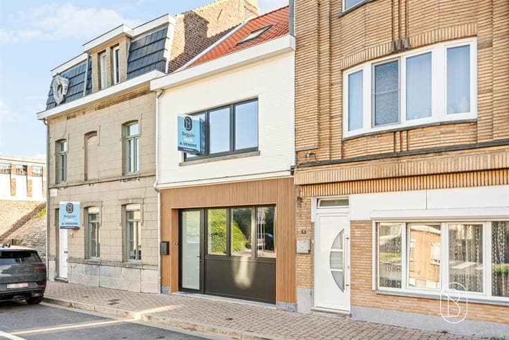 Completely renovated home with 4 bedrooms and a garden