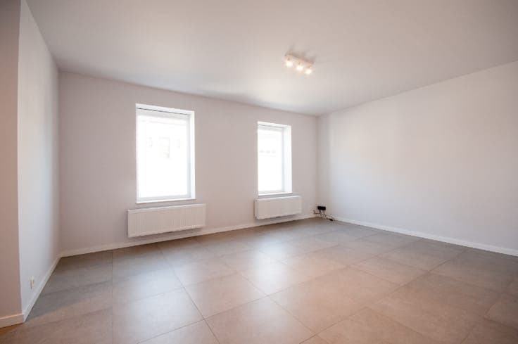 --- NIEUW --- Ruime, volledig gerenoveerde woning (±164m²...