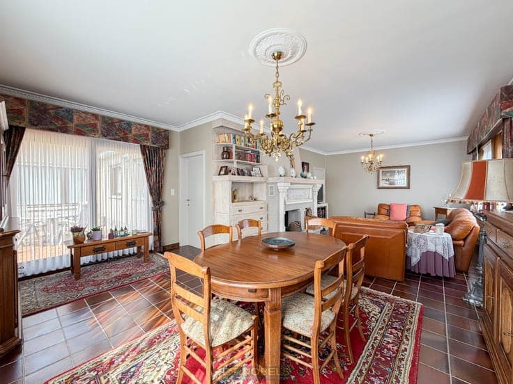 Te koop, instapklare laagbouwvilla met 4 slaapkamers op r...
