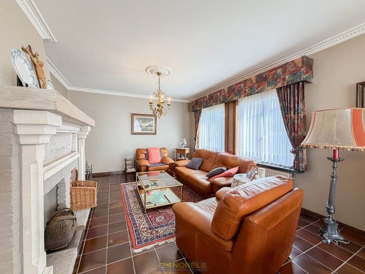 Te koop, instapklare laagbouwvilla met 4 slaapkamers op r...