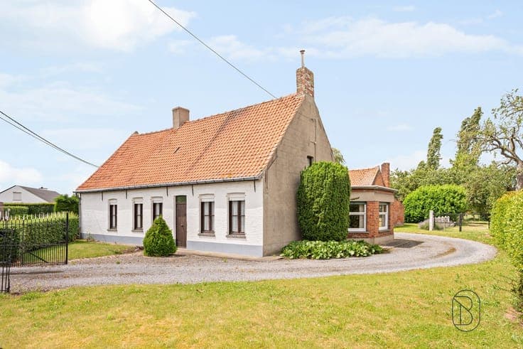 Prachtig gelegen af te breken woning op 5800m2