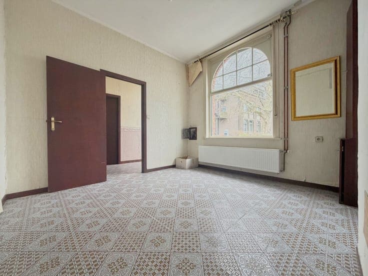 Op te frissen charmente woning op toplocatie in Gits met ...