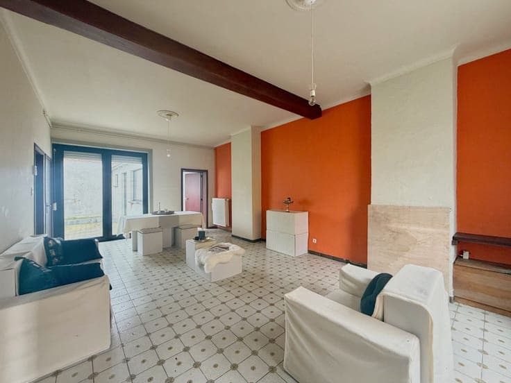 Op te frissen charmente woning op toplocatie in Gits met ...