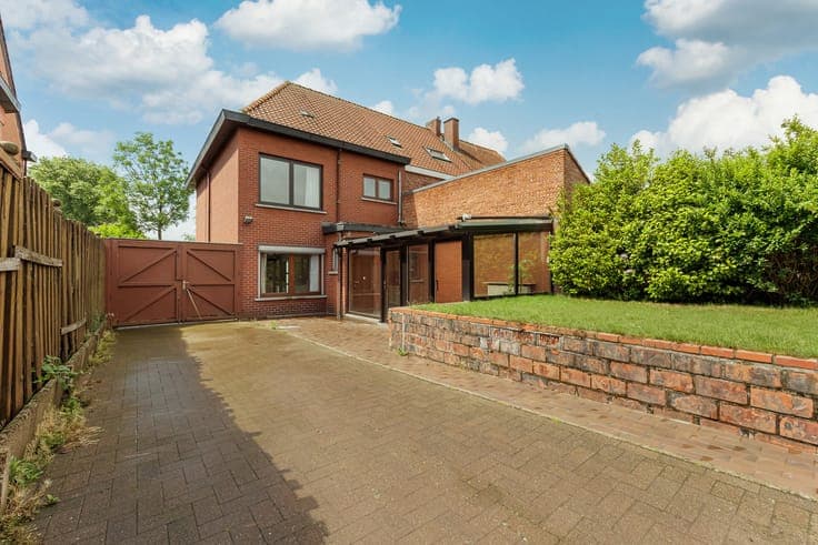 House in Kruibeke Bazel