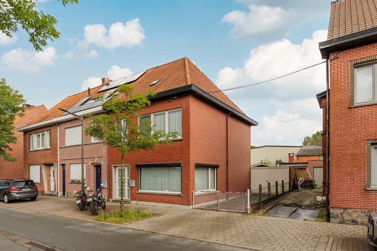 House in Kruibeke Bazel