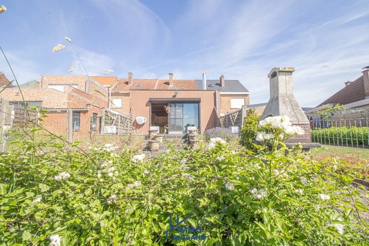 Charmante woning met authentieke elementen en diepe tuin ...