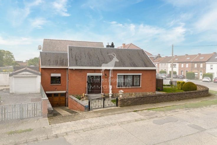 Single-storey 2 bedroom villa for sale on FAYT-LEZ-MANAGE