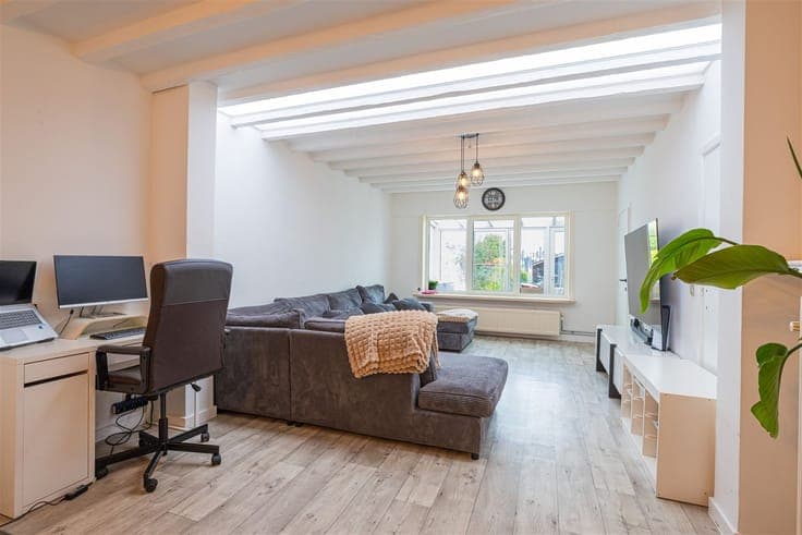 Spacious family home with garden on near downtown Zottegem!