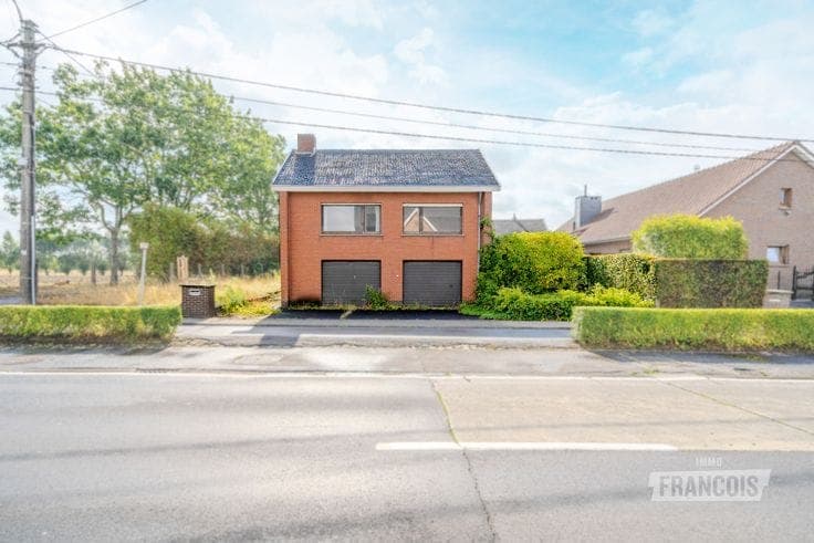 Charming detached home in a prime location in Torhout for s…