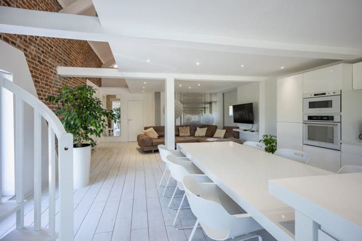 Property with 12,600 m² of land, meadow and outbuildings