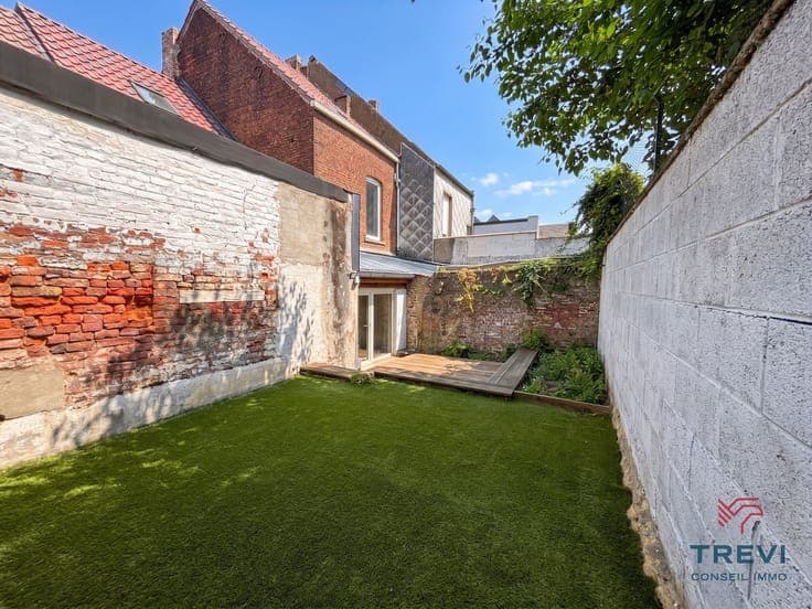 Jolie maison de ville rénovée avec petit jardin cosy