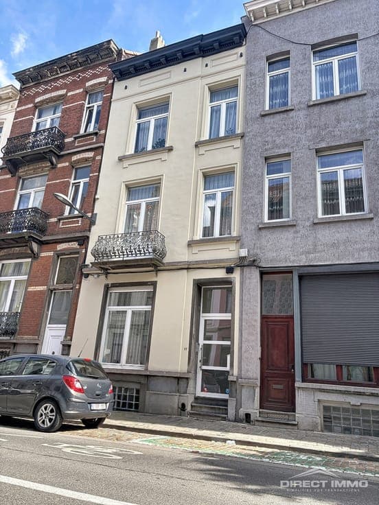 House of approximately 250 m² + garden ±60 m²!