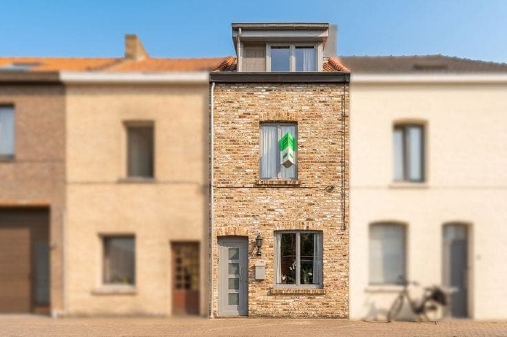 A 4-bedroom, ready-to-move-in property on a quiet street in…