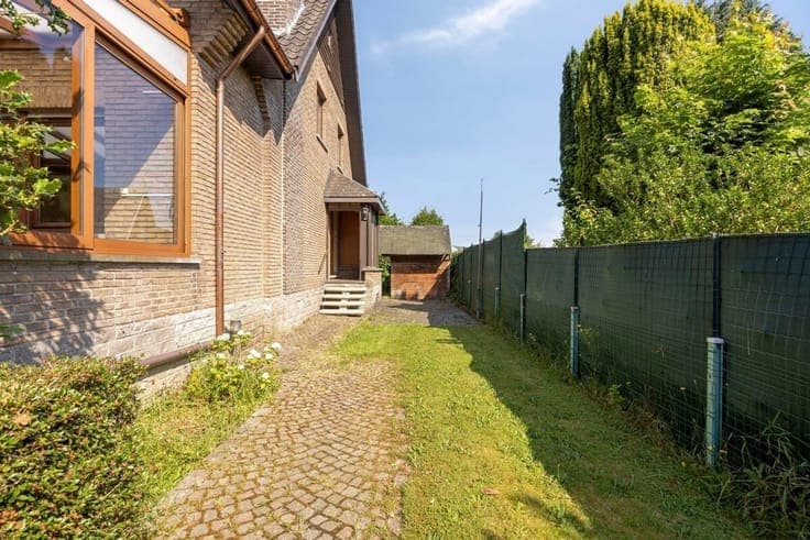 Ruime villa met 4 slaapkamers in rustige doodlopende straat