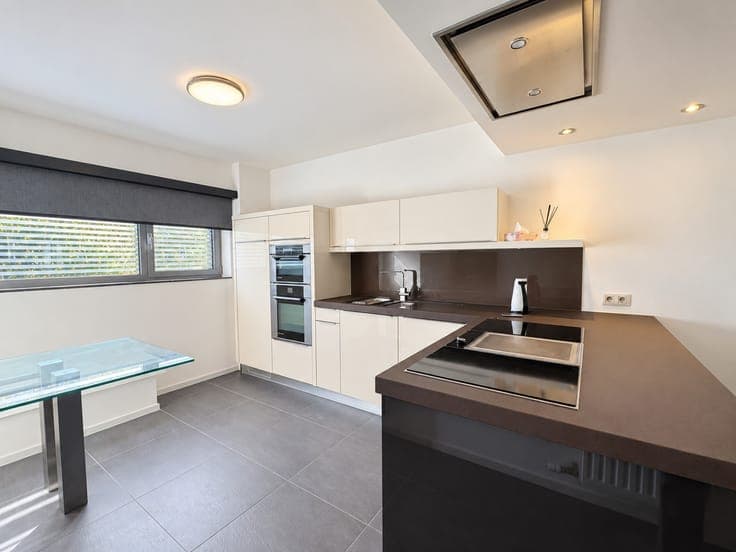 Verrassend ruime gezinswoning met vier slaapkamers, zonni...