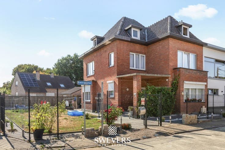 House in Heers