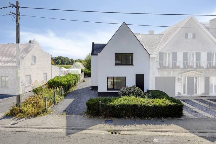 Fully renovated semi-detached house in the heart of Ertvelde