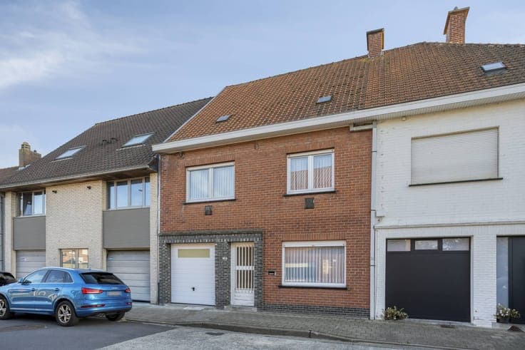 Spacious house with potential centrally located in Roeselare