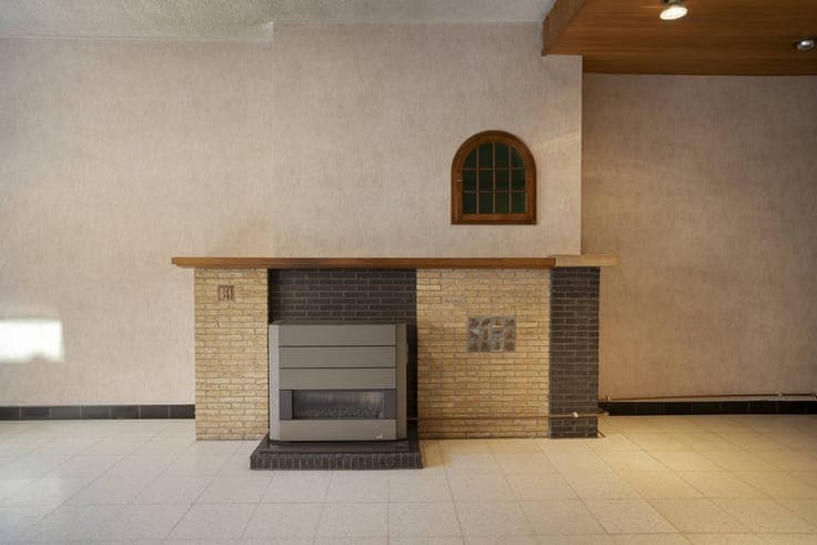 Spacious house with potential centrally located in Roeselare