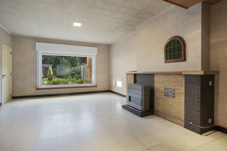 Spacious house with potential centrally located in Roeselare