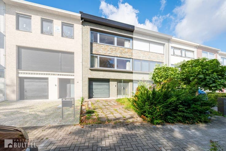 Ruime bel-etagewoning met garage en grote tuin!