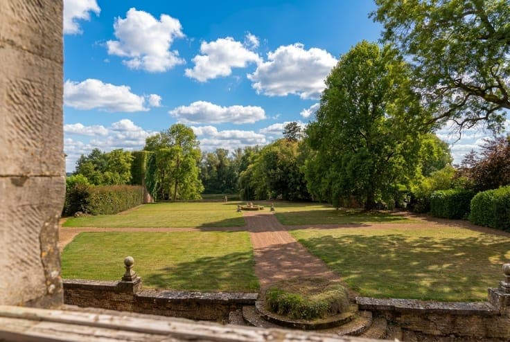 Fosteau – Medieval Castle and Its Private Estate