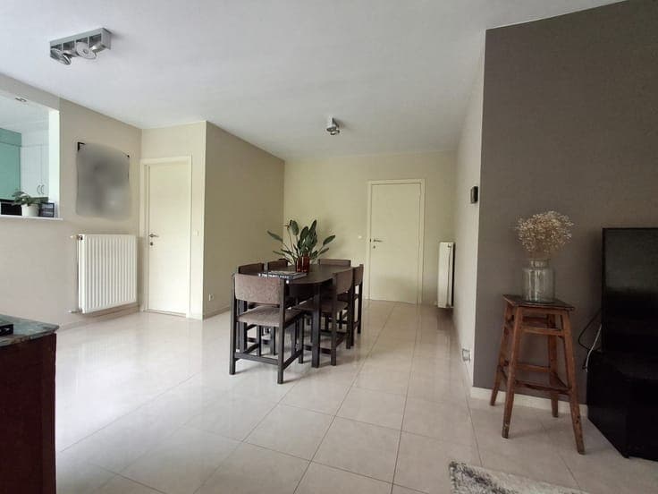 Beautiful bright home 3 bedrooms with lovely garden