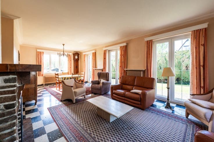 Nearby Place Dumon, House (5 bed/2 bath/1shower)